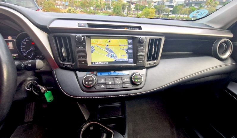 TOYOTA RAV4 D4D ADVANCE lleno