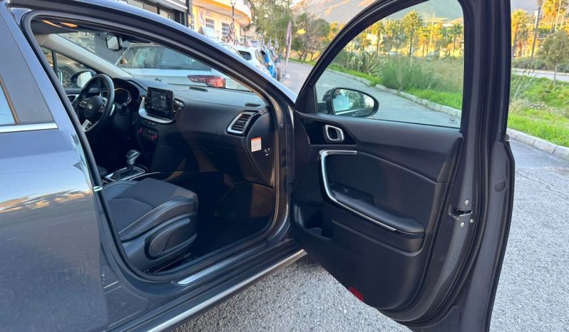 KIA XCEED 1.6 GDI lleno