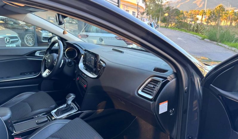 KIA XCEED 1.6 GDI lleno